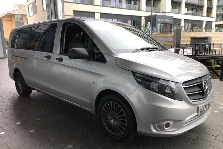 Gatwick Airport to Southampton Private Transfer - Photo 1 of 4